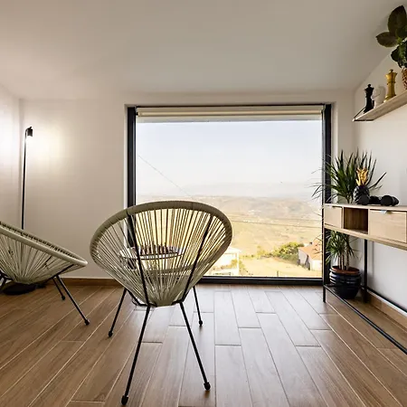Casa No Cimo Do Douro
